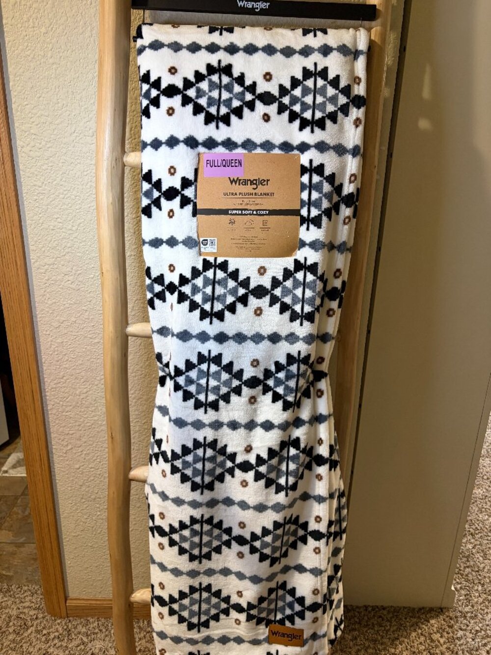 Wrangler Southwestern Aztec Full Queen Plush Blanket Western Ranch Decor